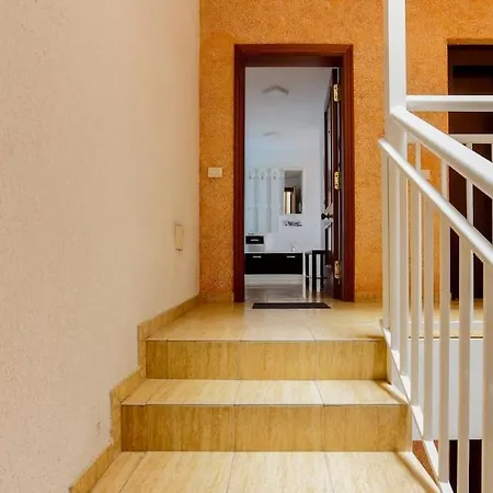 Mochiri - アパート