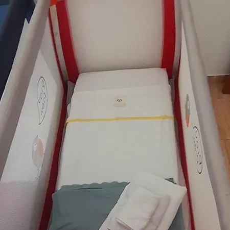 Mochiri - アパート